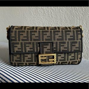 Fendi Baguette in brown